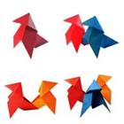 Figuras de origami en diferentes colores