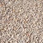 Un puñado de granos de color arena
