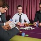 Hombres que juegan al poker