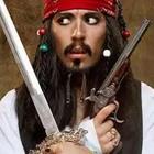 Hombre con espada y pistola, pirata