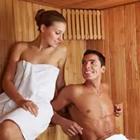 Hombre y mujer en la sauna