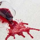Una copa de vino se volcó